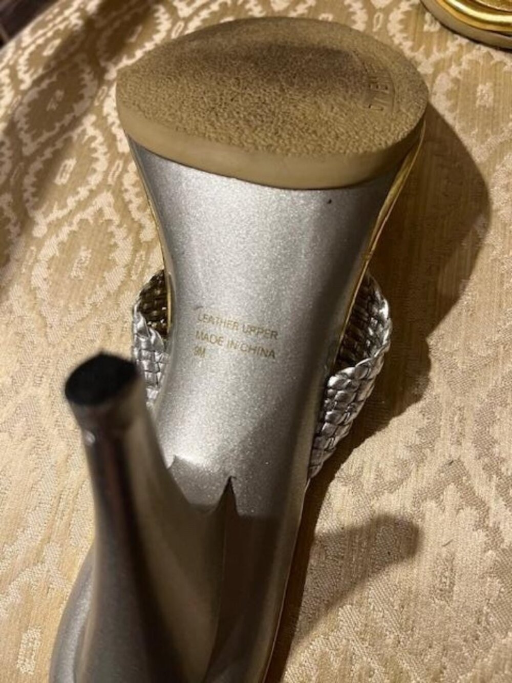 JLo (Jennifer Lopez) Woven Silver Thong Heels/Goes with Every Outfit/Size 9 - Picture 2 of 3